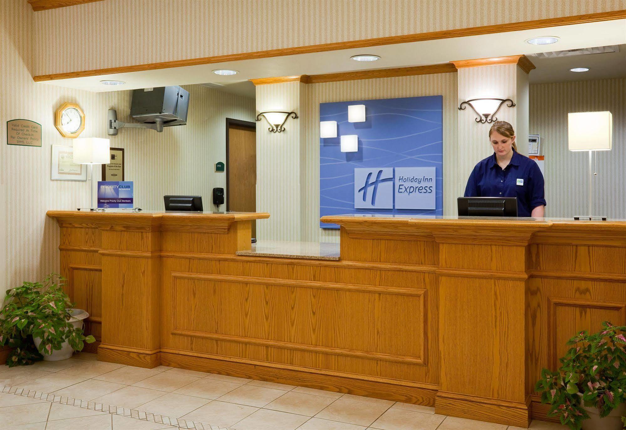 Holiday Inn Express & Suites Yankton By Ihg Dalaman gambar