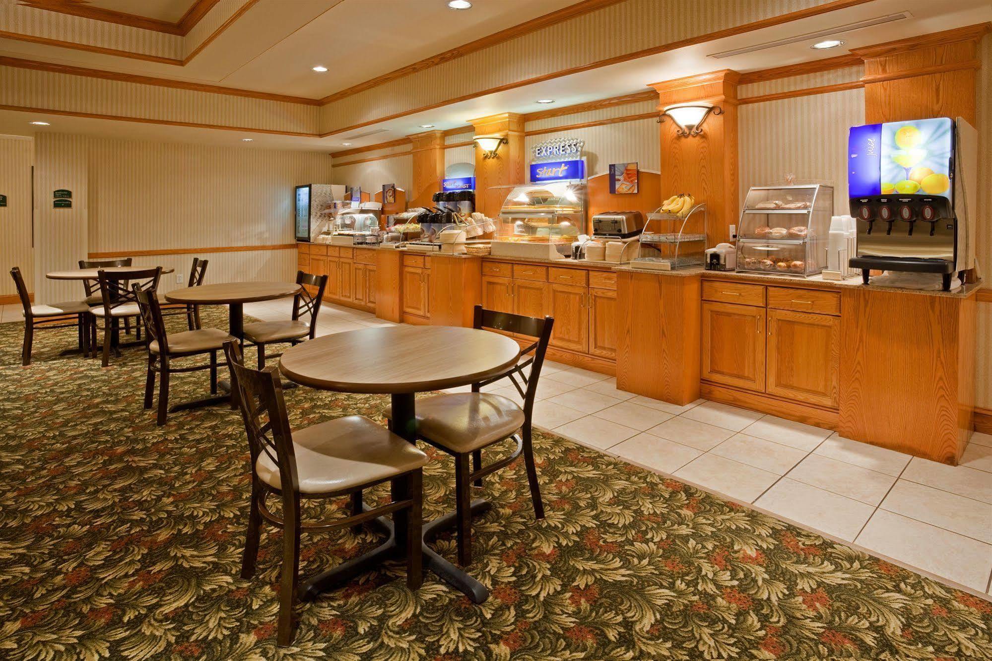Holiday Inn Express & Suites Yankton By Ihg Restoran gambar